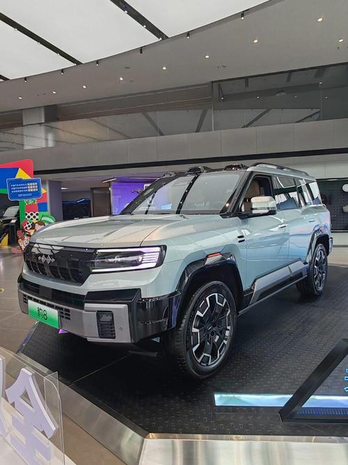 重庆96比亚迪方程豹硬派越野的爆款，英菲尼迪35周年与你共成长